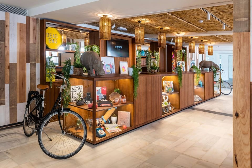 Facade/entrance, TV and multimedia, Lobby or reception