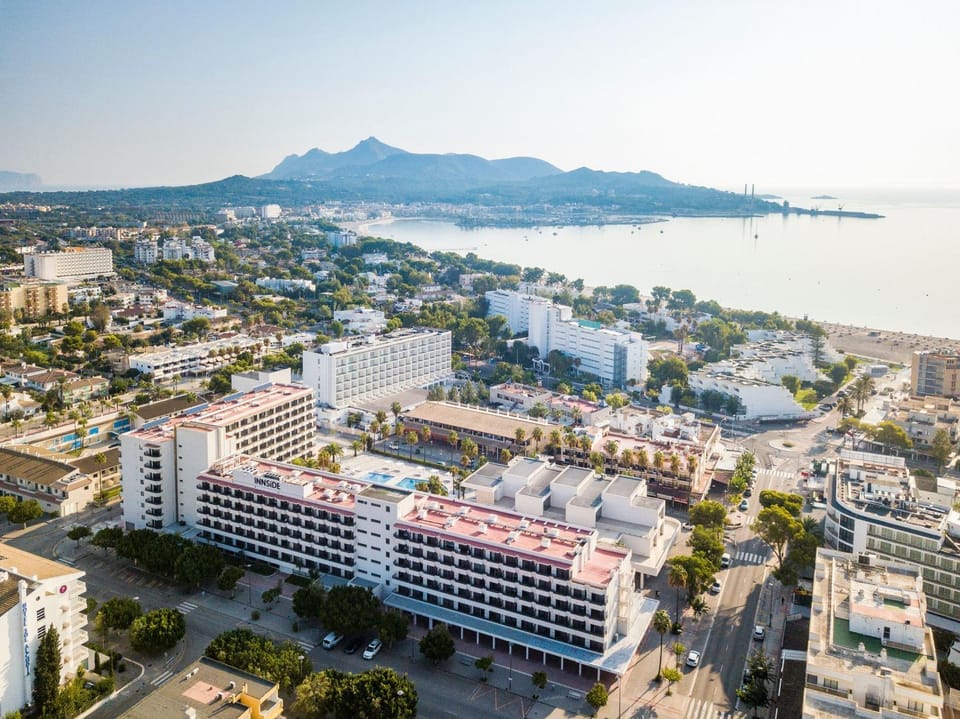 View (from property/room), Balcony/Terrace, Beach, Sea view, Swimming pool, Parking