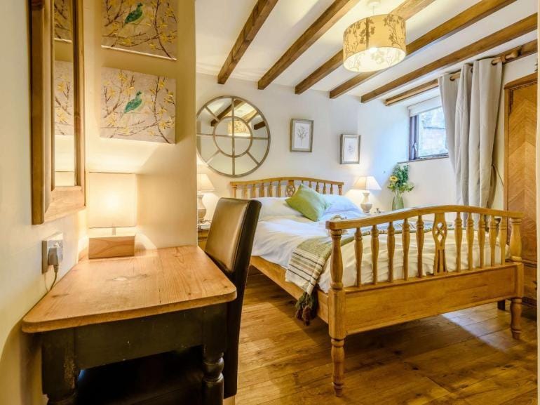 Tomboys Cottage House in Staffordshire Moorlands District