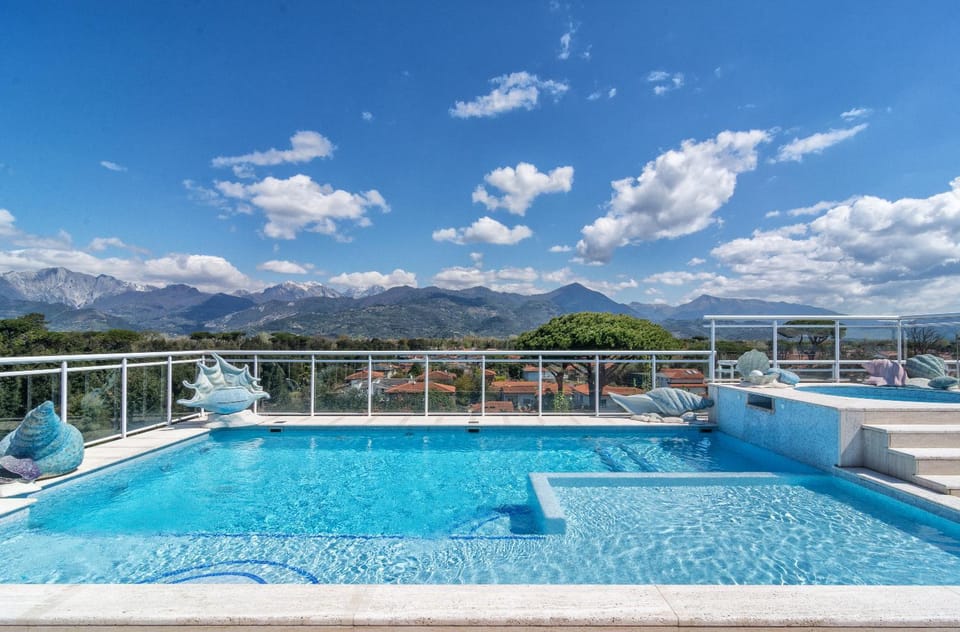 Pool view, Swimming pool