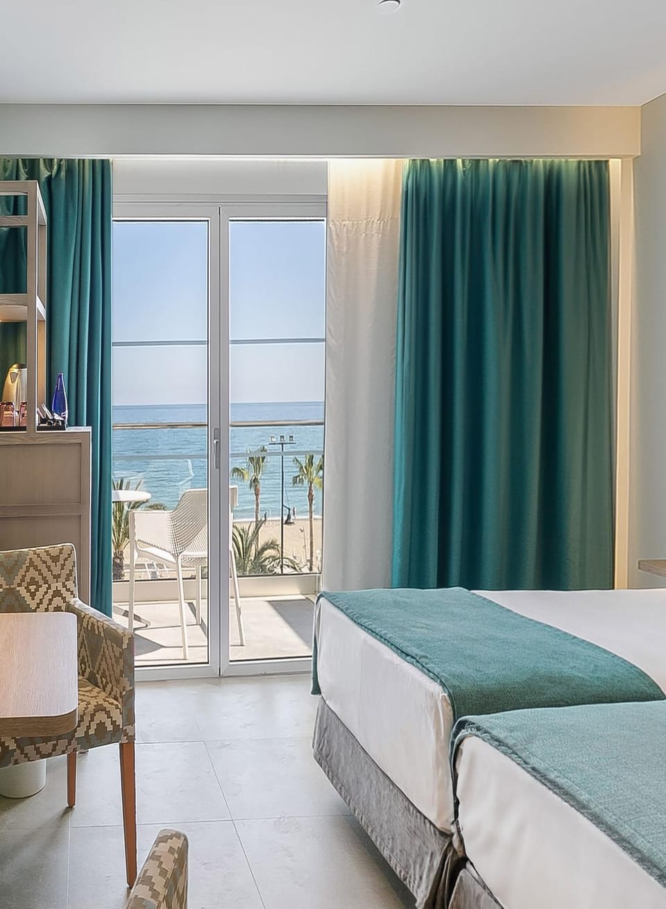 Property building, Bed, Bedroom