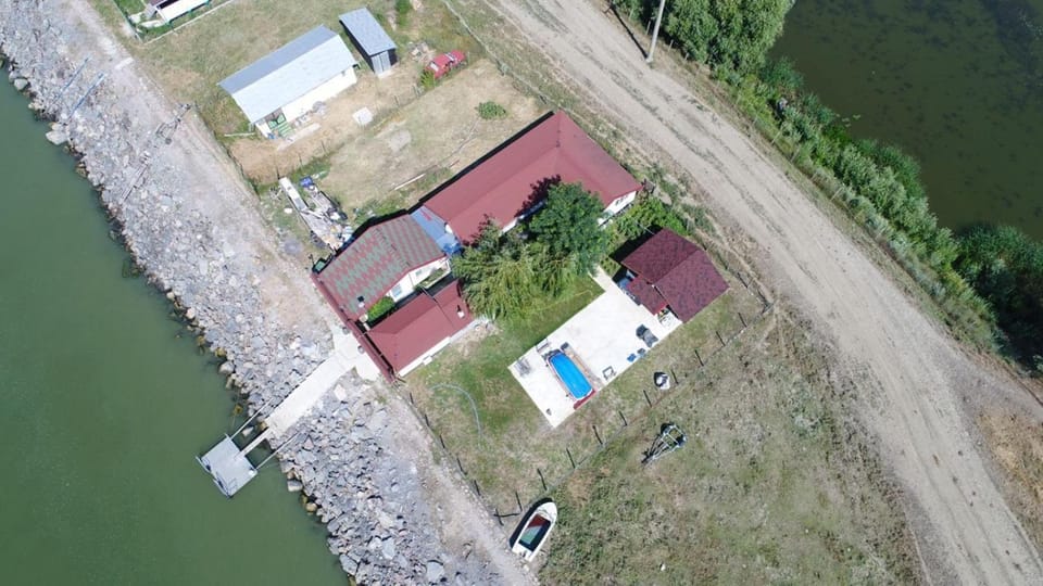 Bird's eye view, Garden, Garden view, Lake view, Landmark view, Pool view, River view, Street view, Swimming pool, Swimming pool