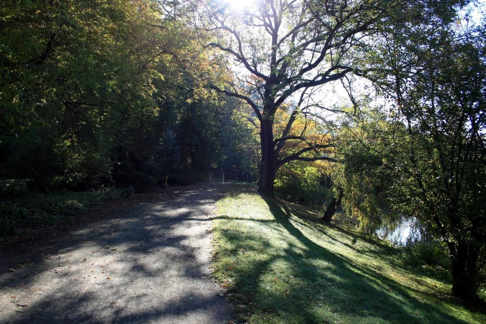 Nearby landmark, Natural landscape, Hiking