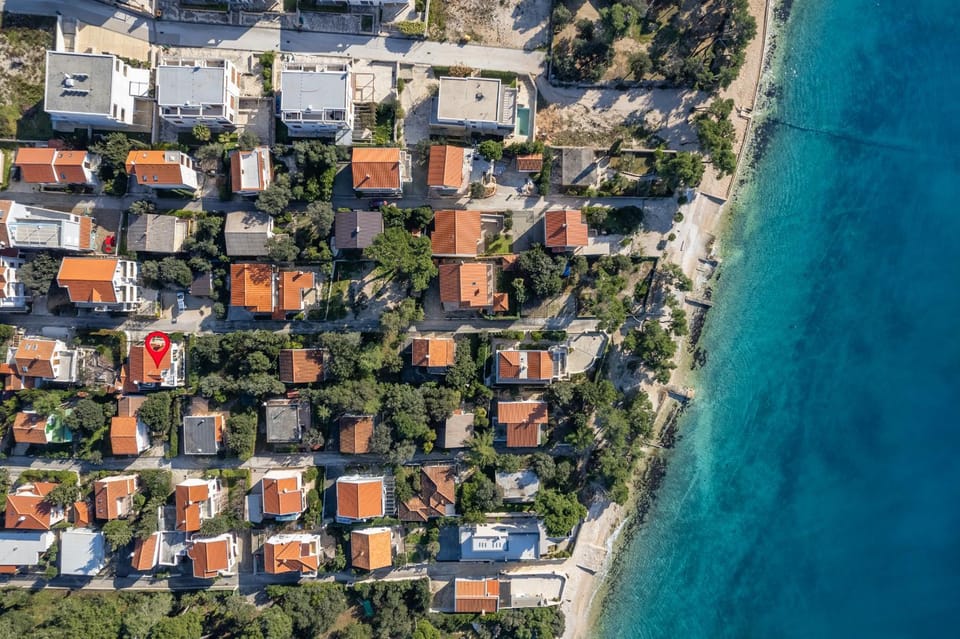 Neighbourhood, Bird's eye view, Beach, Location
