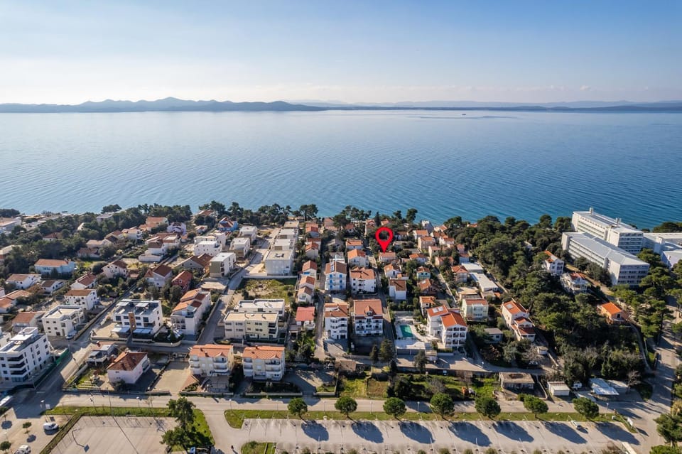 Neighbourhood, Natural landscape, City view, Location