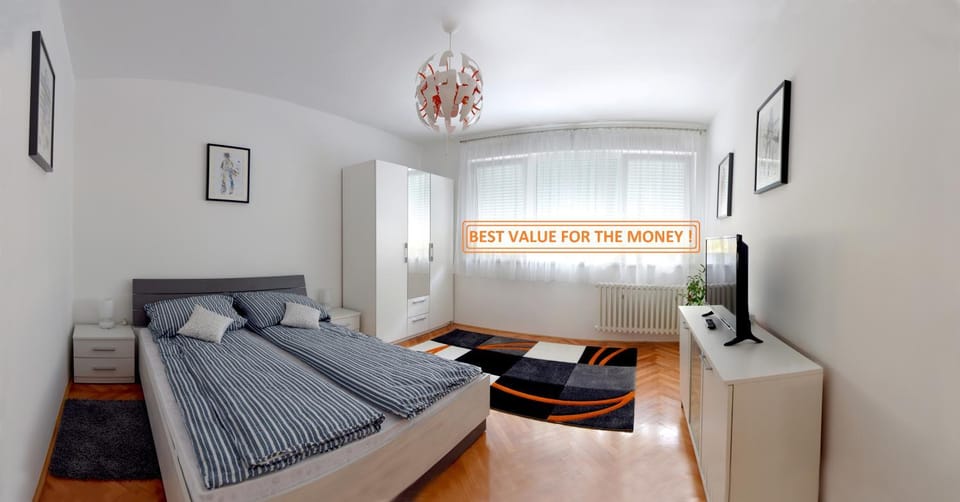 Photo of the whole room, Bedroom