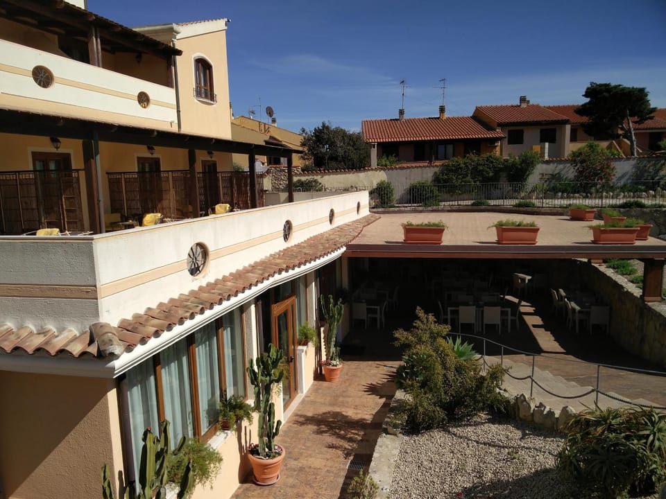 Property building, Day