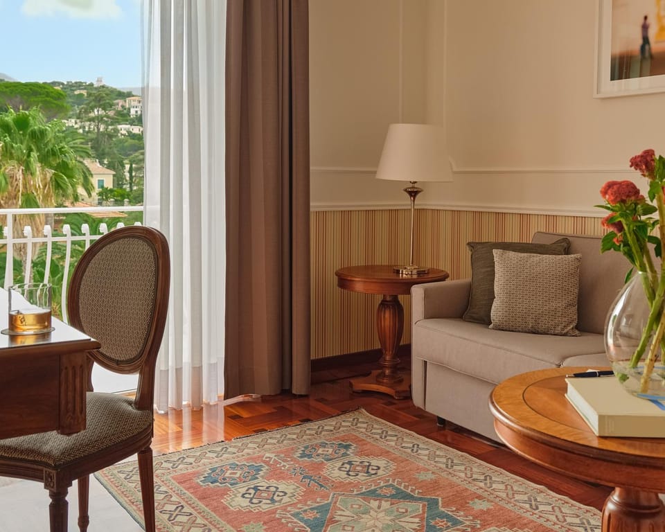 View (from property/room), Living room, Seating area