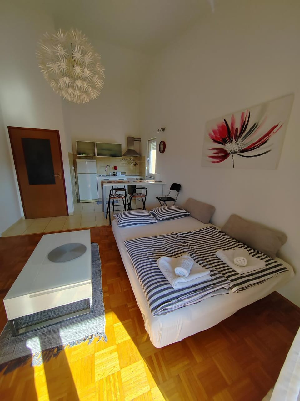 Kitchen or kitchenette, Living room, Dining area