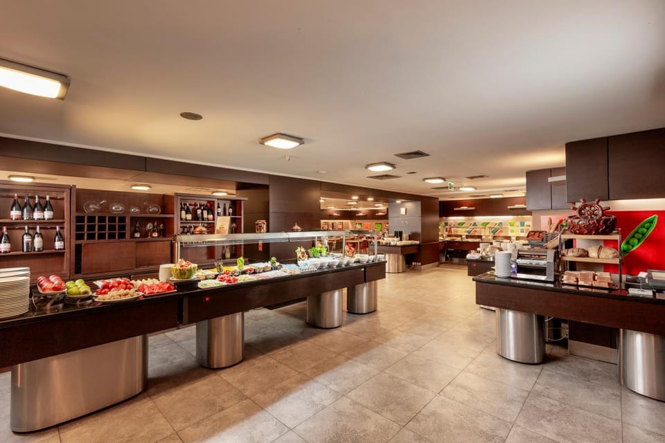 Breakfast, Buffet breakfast