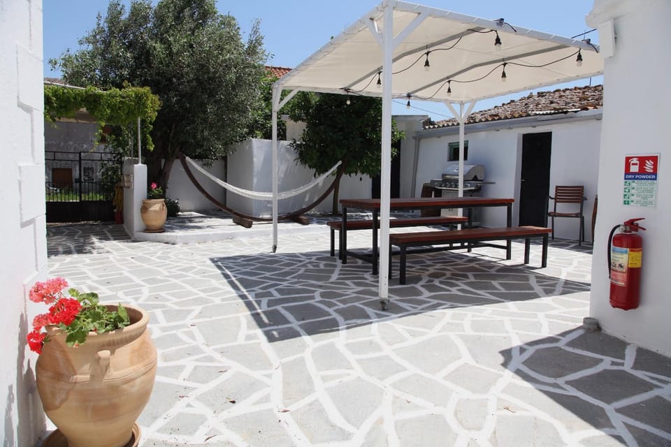 BBQ facilities, Inner courtyard view