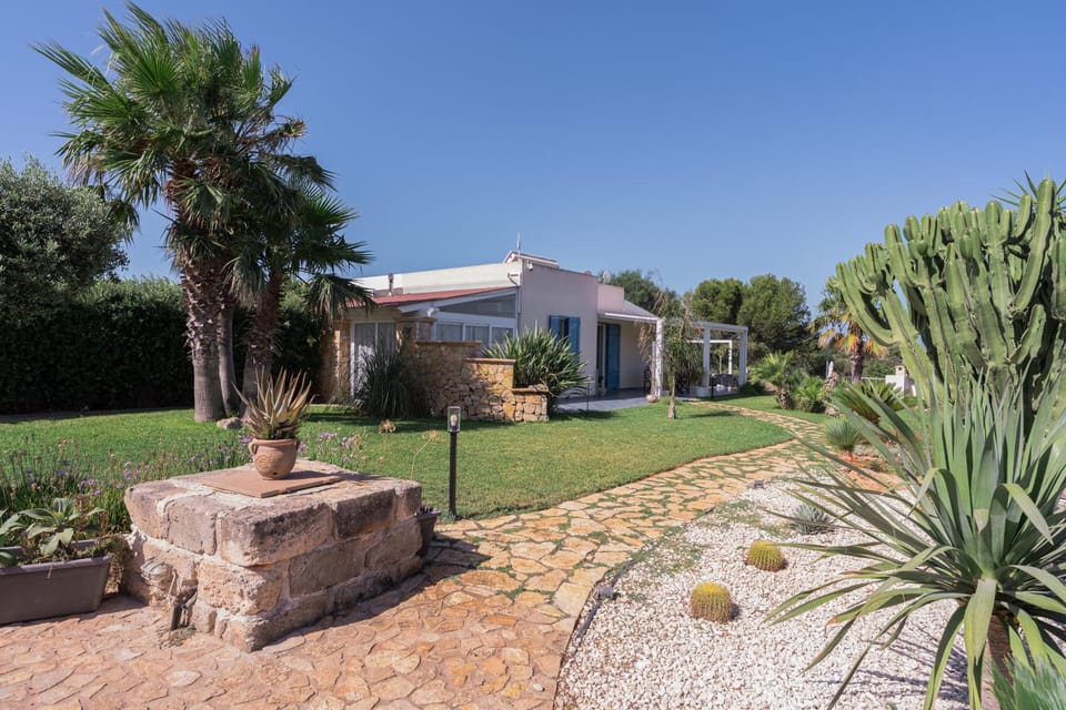 Property building, Natural landscape, Garden view