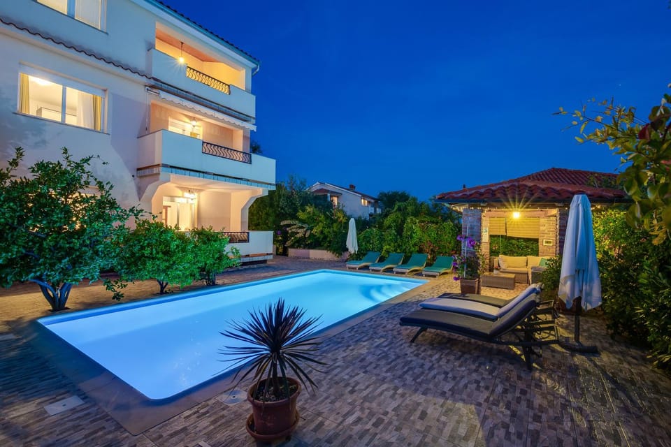 Property building, Swimming pool