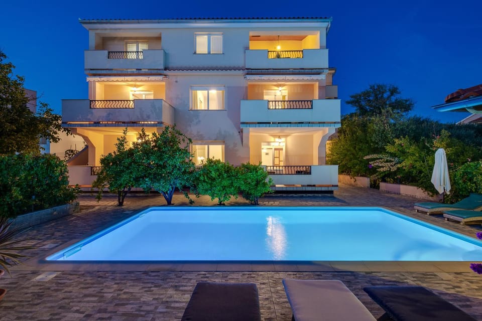 Property building, Swimming pool
