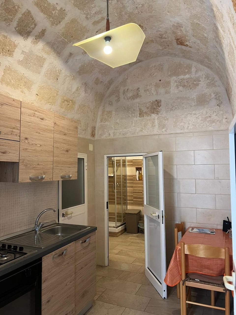 Kitchen or kitchenette, Dining area, oven, pet friendly, stove