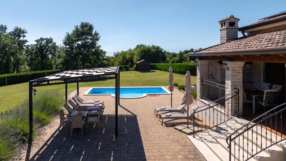 Property building, Swimming pool