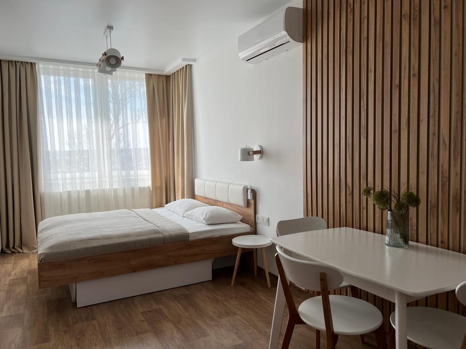 Bed, Dining area, Bedroom, air conditioner