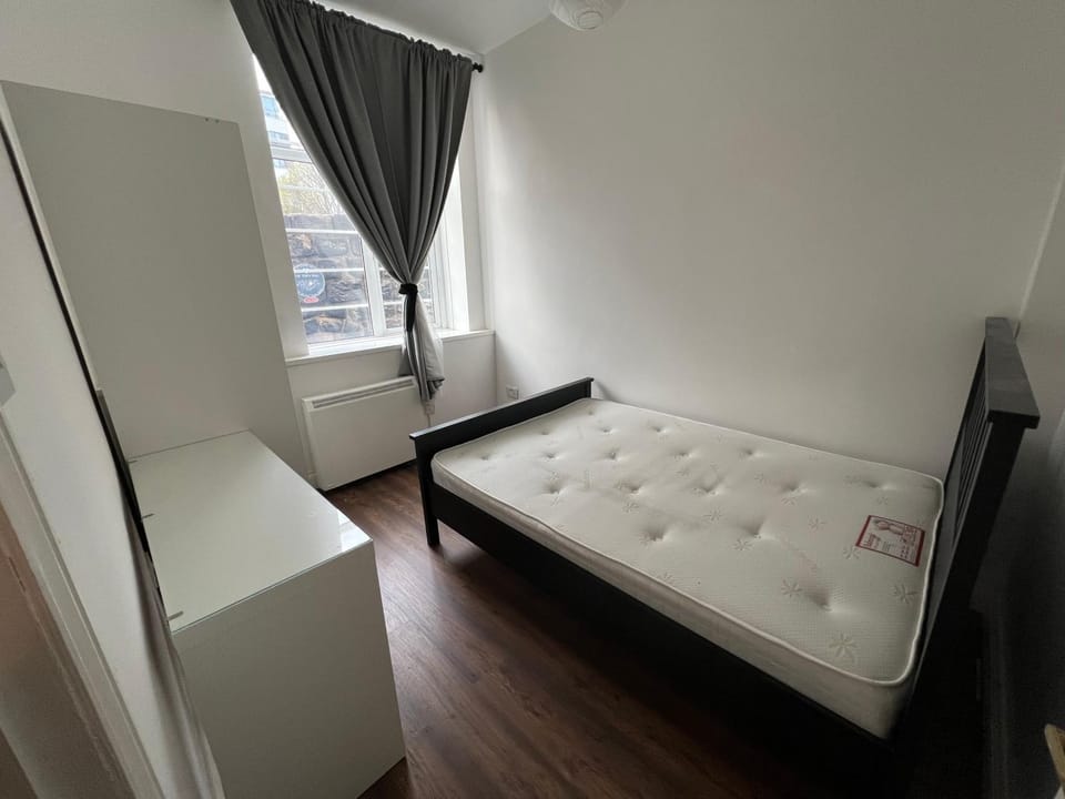 2 Bed Apartment Chinatown Apartment in Newcastle upon Tyne