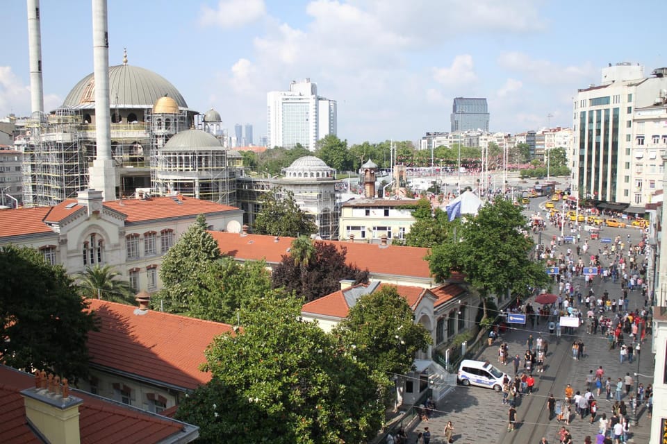 Nearby landmark, City view, Street view