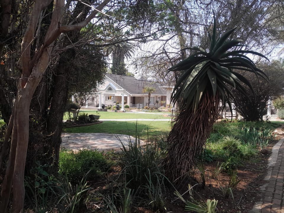 Property building, Natural landscape, Garden view