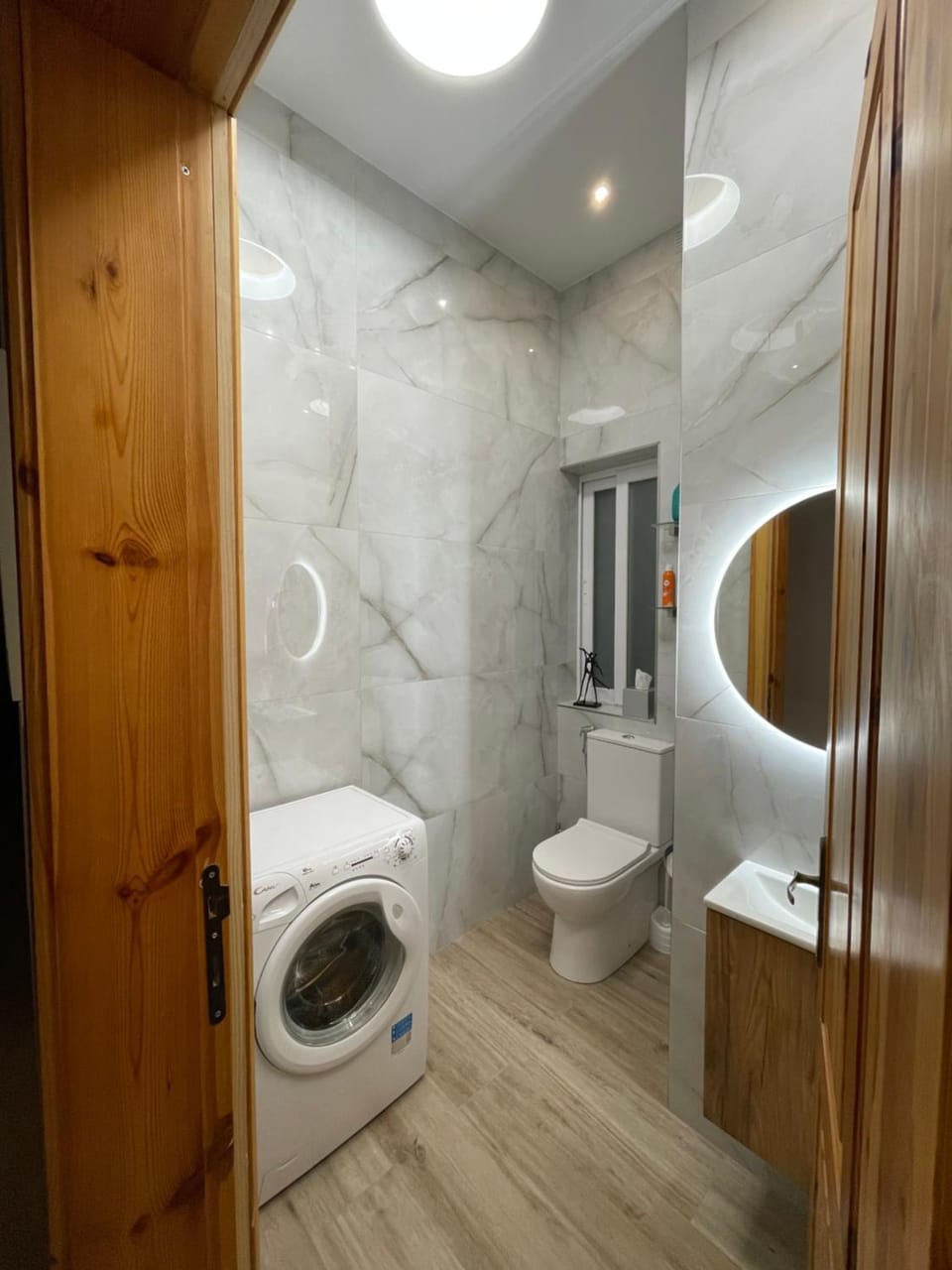 Shower, Toilet, Bathroom, bidet, towels