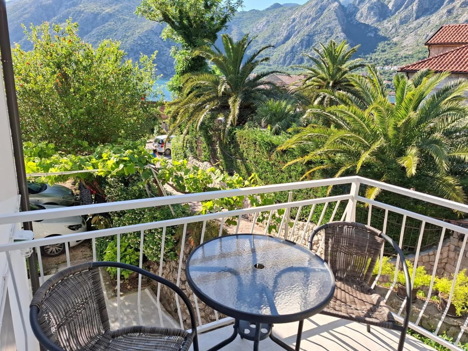 Apartment Cizek 2 Apartment in Dobrota