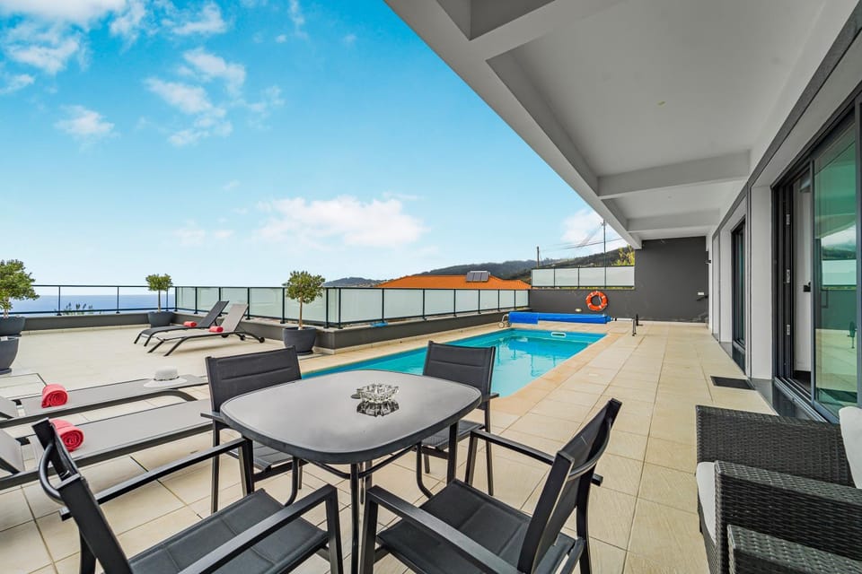 Patio, Day, View (from property/room), Balcony/Terrace, Pool view, Sea view, Swimming pool, sunbed