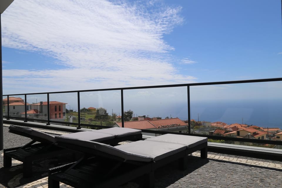 Balcony/Terrace, City view, Mountain view, Sea view, Street view, Area and facilities