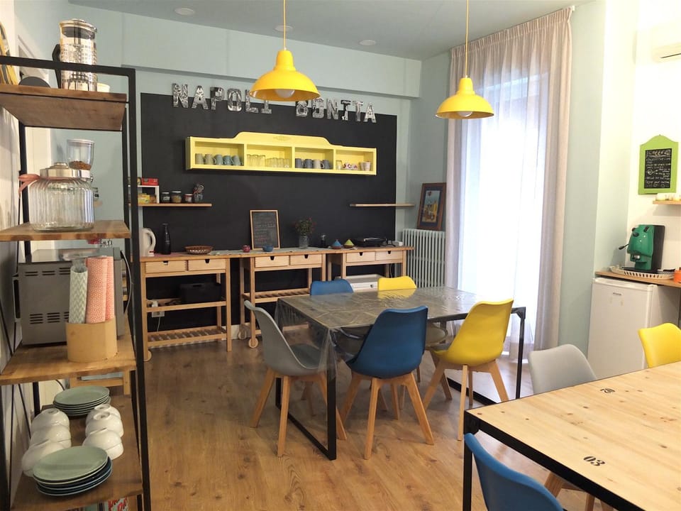 Lounge or bar, Dining area, Drinks