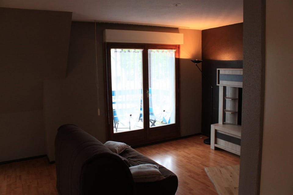 Library, TV and multimedia, Living room, Mountain view
