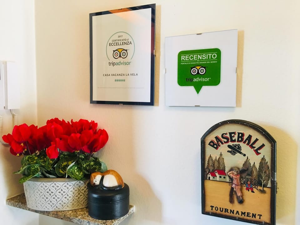 Lobby or reception, Certificate/Award