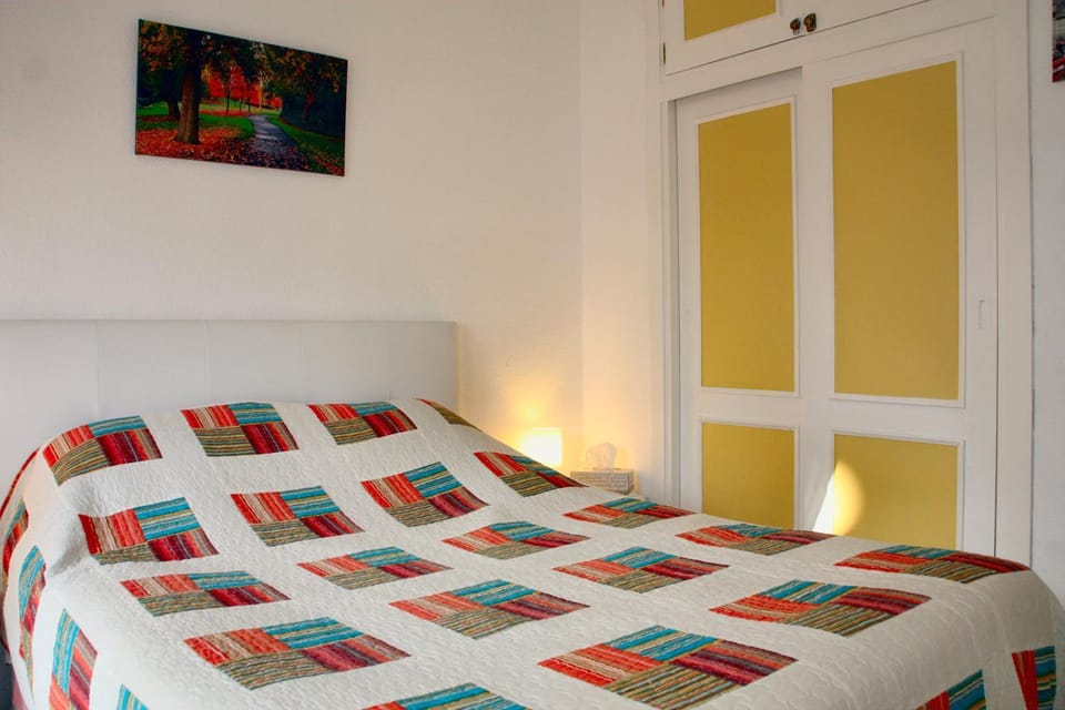 Bed, Photo of the whole room