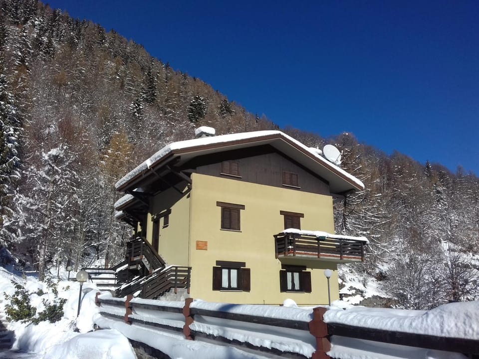 Property building, Winter