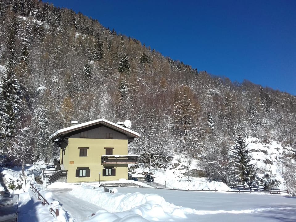 Property building, Winter