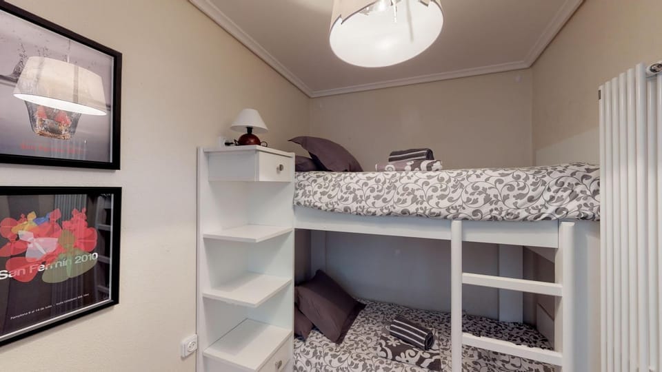Bed, Photo of the whole room, Bedroom, bunk bed