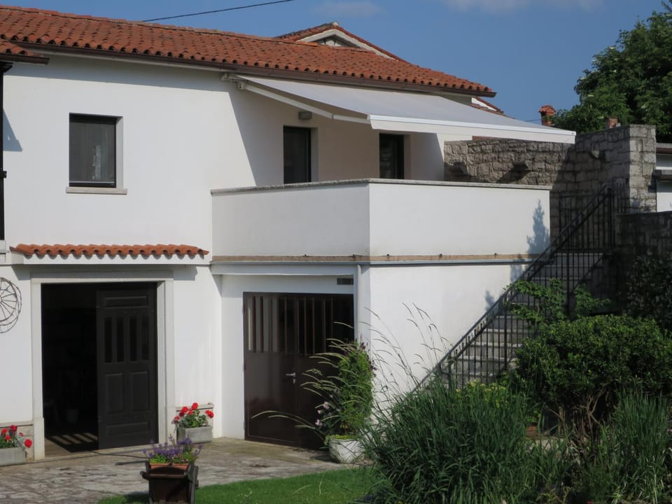 BBQ facilities, Garden, Balcony/Terrace