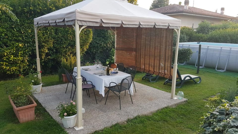 Spring, BBQ facilities, Garden, Dining area