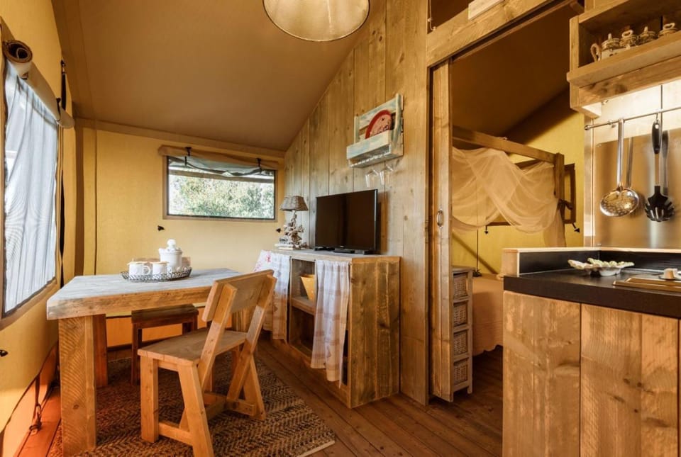 Glamping Tenuta Poggio Rosso Luxury tent in Tuscany