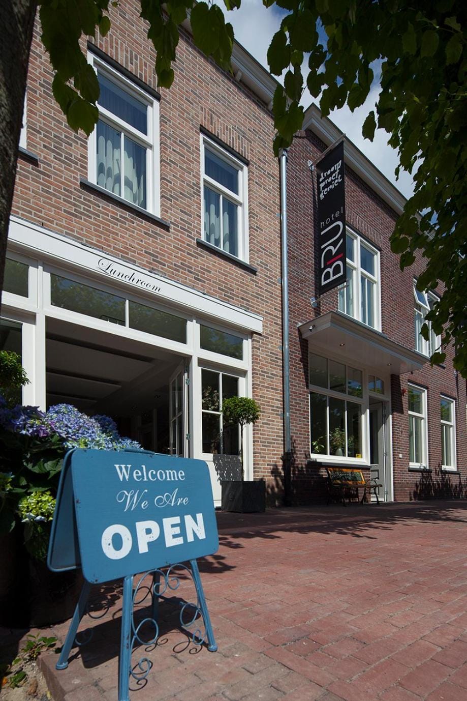 Property building, Facade/entrance