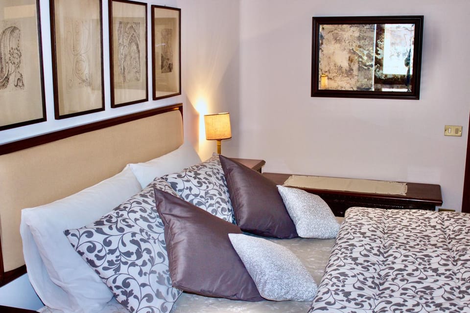 Bed, Bedroom, Family
