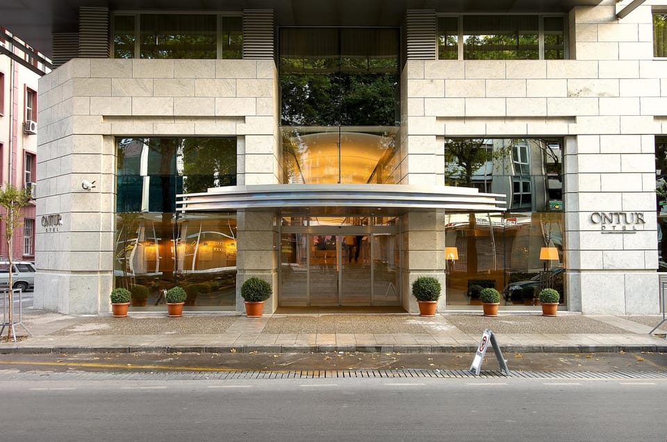 Facade/entrance