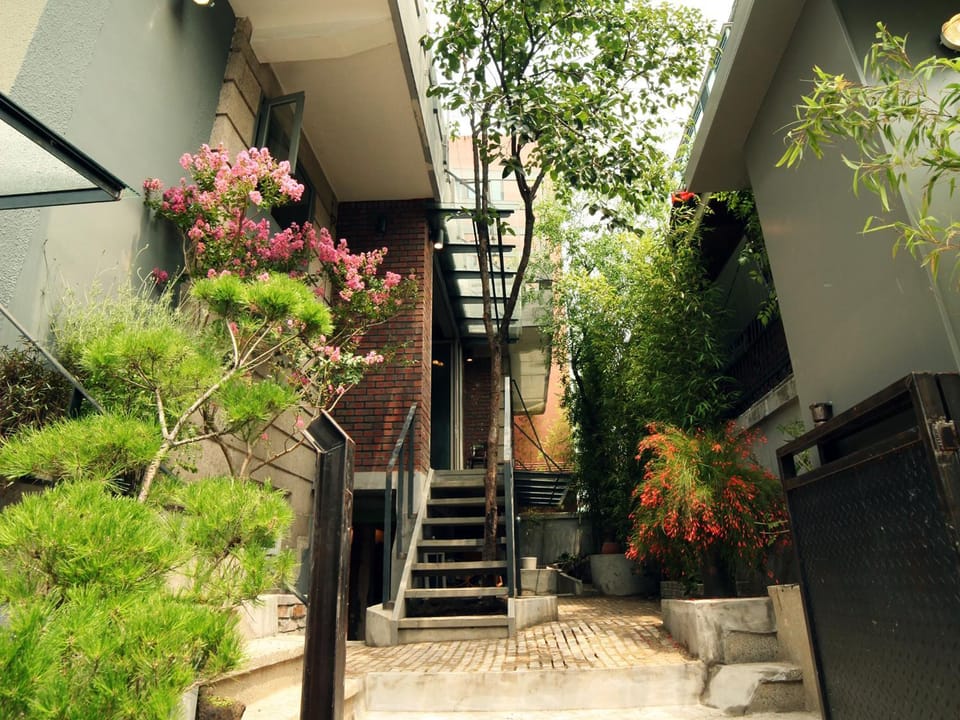 Property building, Facade/entrance