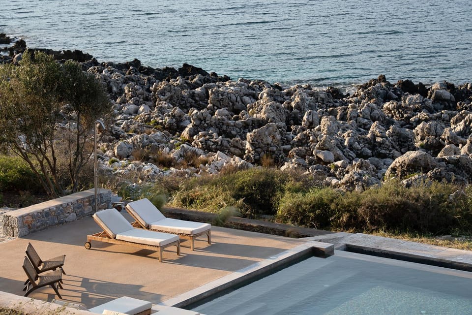 Day, Natural landscape, Pool view, Sea view, Swimming pool, sunbed