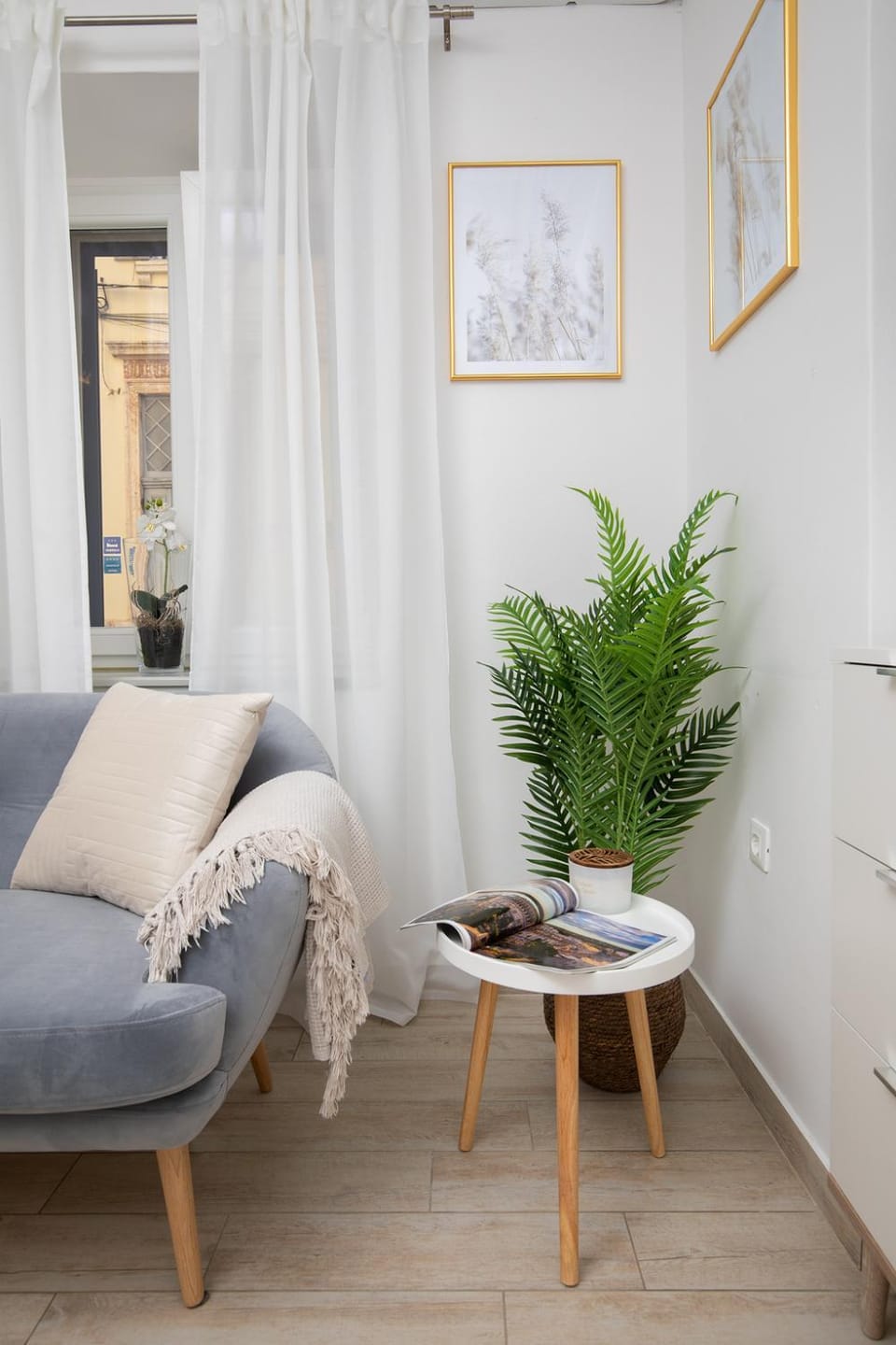 Living room, Seating area