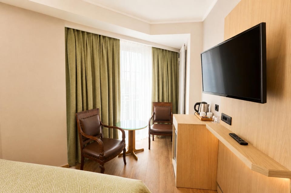TV and multimedia, Seating area