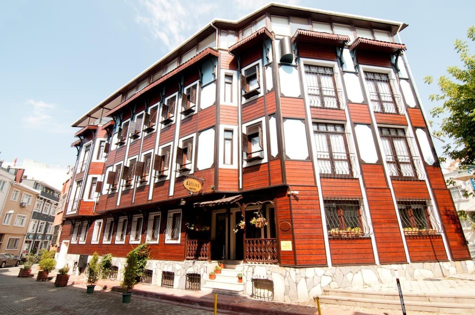 Property building, Day