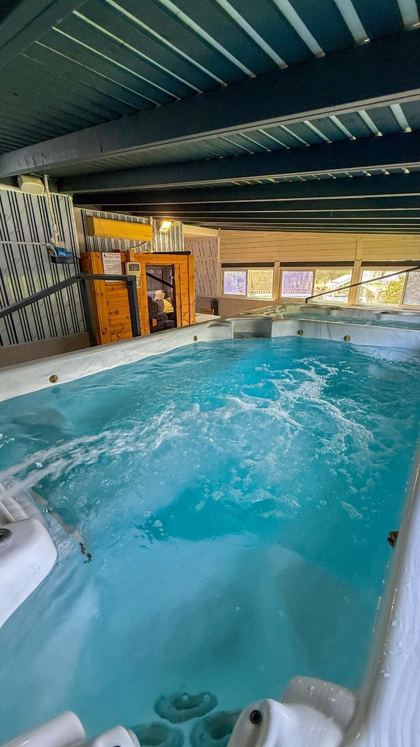 Pool view, Swimming pool