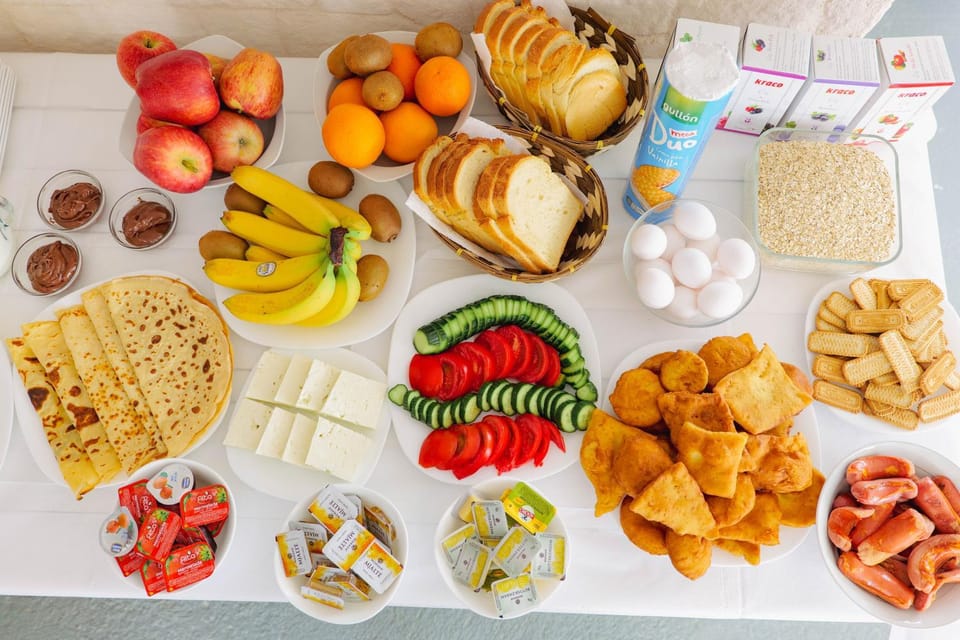 Food and drinks, Food, Breakfast, Continental breakfast, Buffet breakfast