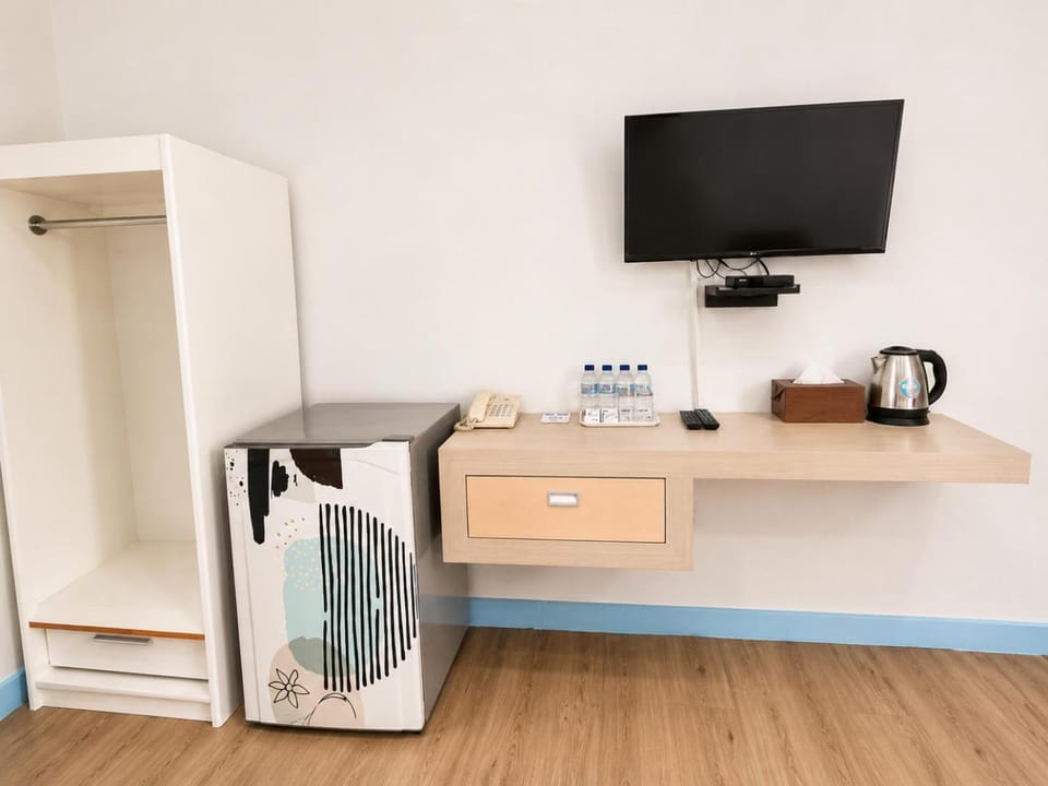 TV and multimedia, Coffee/tea facilities, air conditioner