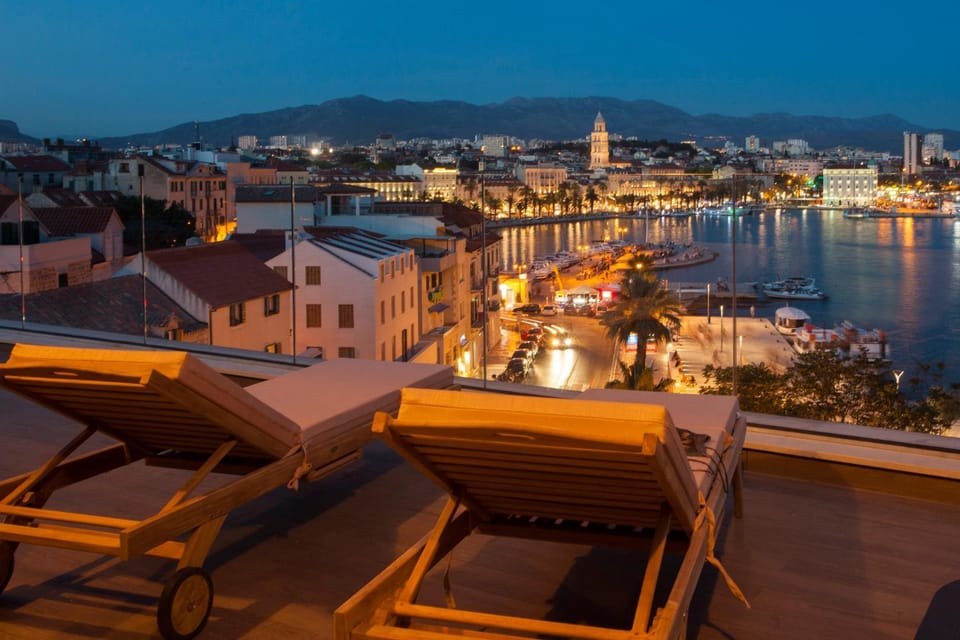 City view, Landmark view, Sea view, Street view